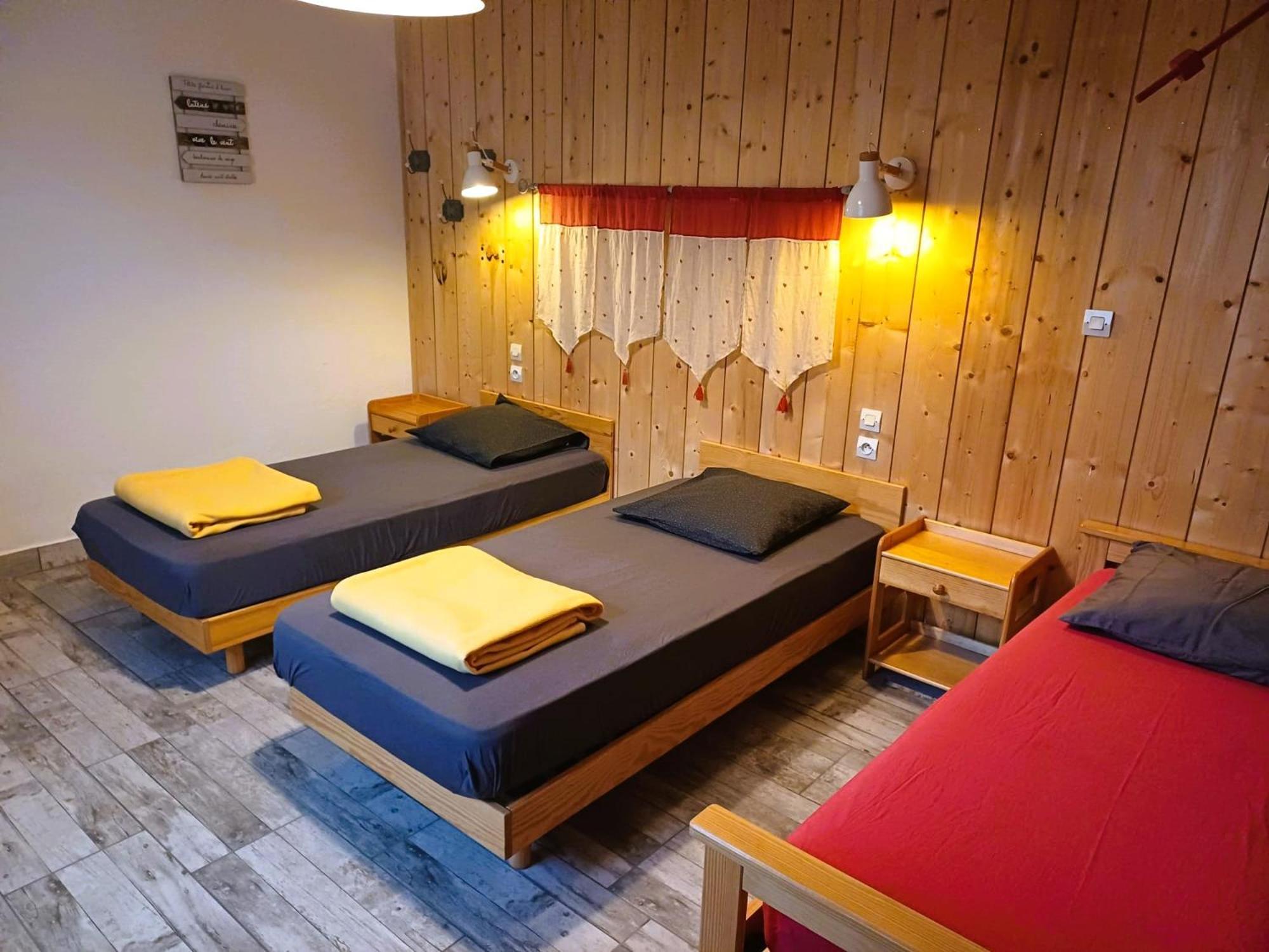 Gîtes et gîte d'étape Estives D'Arrens Esterno foto