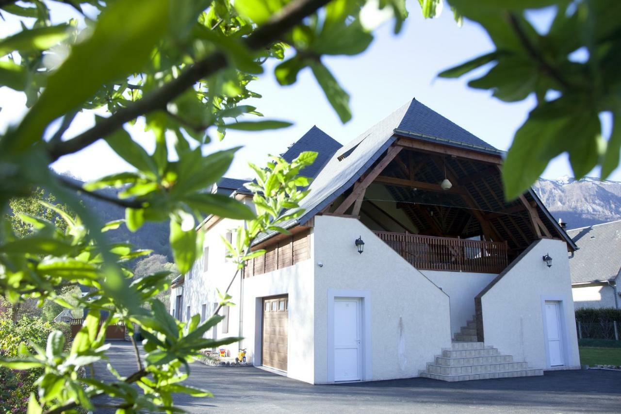 Gîtes et gîte d'étape Estives D'Arrens Esterno foto